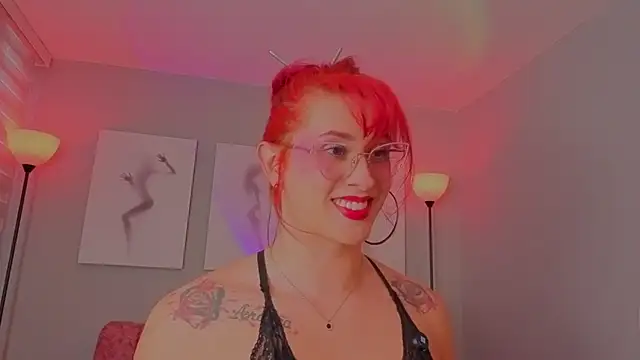 Juliana Saenzz online show from March 2026 04:44:01 PM