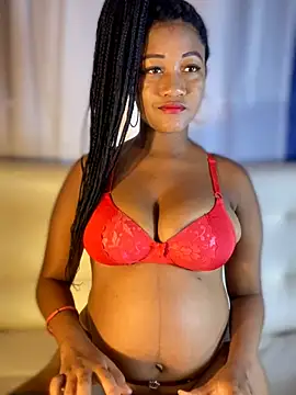 AleezaFrench online show from May 2026 01:05:01 PM