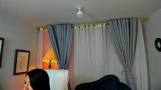 kira moon   online show from November 2025 08:20:01 PM