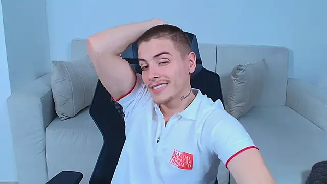 Snapshot of JordanThompson_ chatting on November 2025 04:33:02 AM JordanThompson online show from November 2025 04:33:02 AM