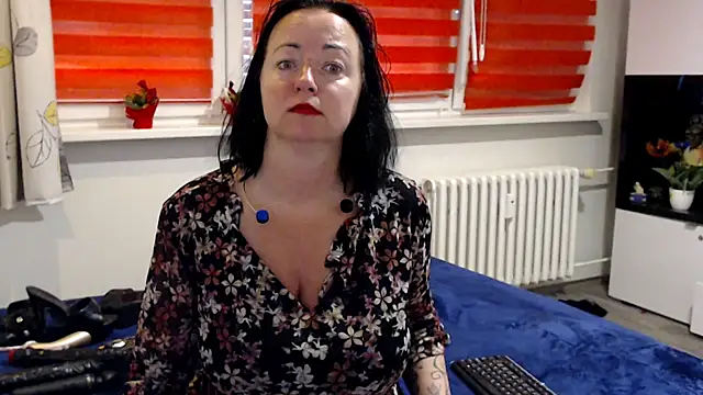 Alexie33 online show from June 2026 07:43:01 AM