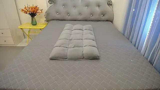 Lavender Sweet online show from October 2025 03:24:02 AM