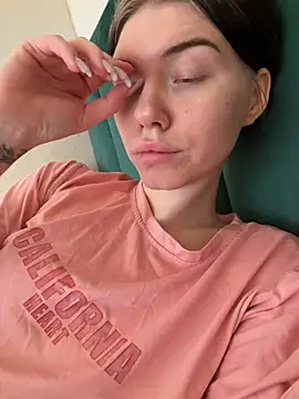 Snapshot of Lisaaa_Alisa chatting on February 2026 04:11:01 AM Lisaaa Alisa online show from February 2026 04:11:01 AM