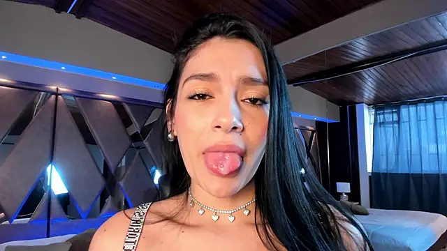 Snapshot of carina_rossi chatting on January 2025 03:04:01 PM carina rossi online show from January 2025 03:04:01 PM