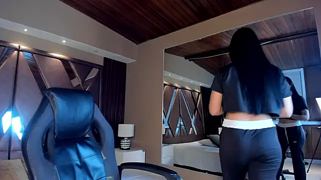 Snapshot of carina_rossi chatting on February 2025 11:32:02 AM carina rossi online show from February 2025 11:32:02 AM