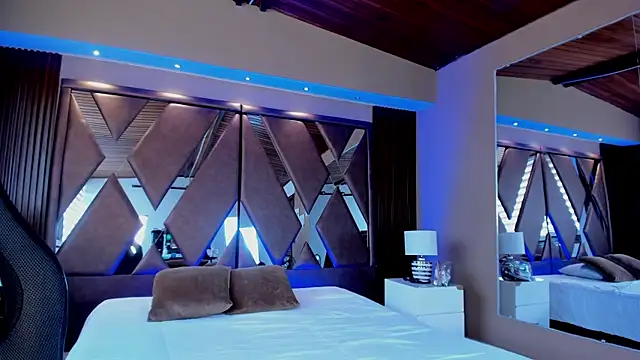 Snapshot of carina_rossi chatting on February 2025 06:31:02 PM carina rossi online show from February 2025 06:31:02 PM