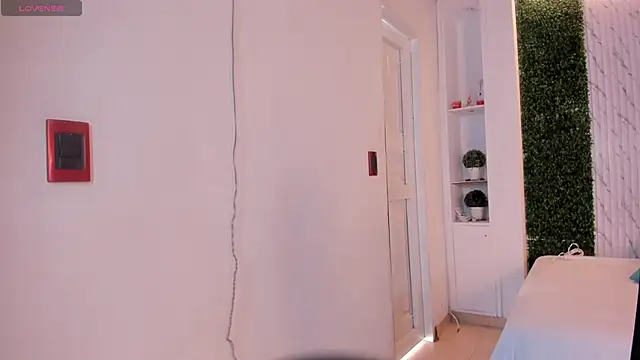 Snapshot of carina_rossi chatting on October 2025 01:01:01 PM carina rossi online show from October 2025 01:01:01 PM