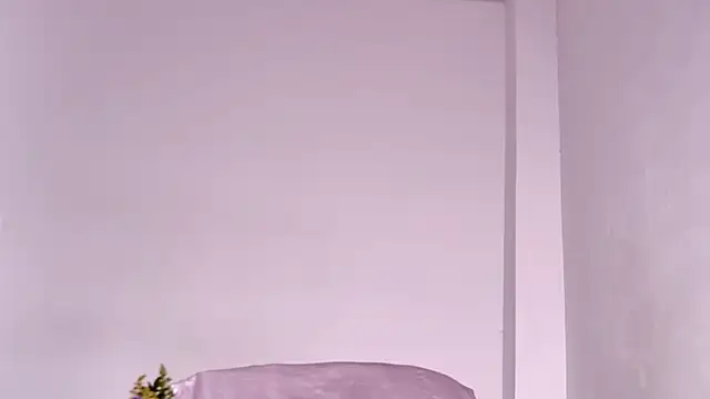 Snapshot of caarlywhitee chatting on February 2026 01:12:01 AM caarlywhitee online show from February 2026 01:12:01 AM