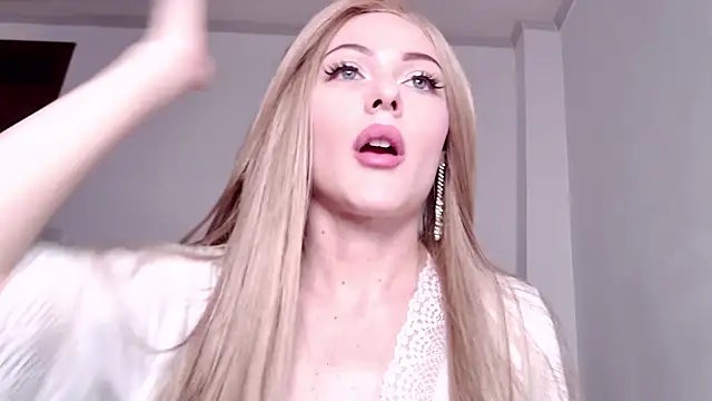 Snapshot of caarlywhitee chatting on March 2026 01:33:02 AM caarlywhitee online show from March 2026 01:33:02 AM