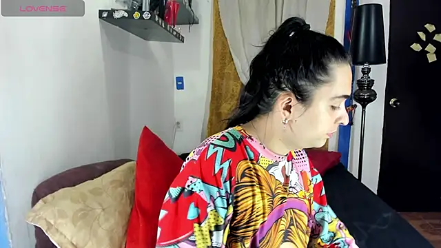 SARAMISHA online show from October 2025 05:15:02 PM