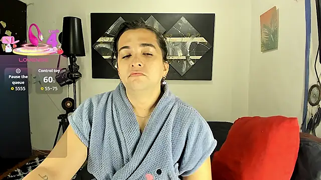 SARAMISHA online show from December 2025 03:41:01 PM