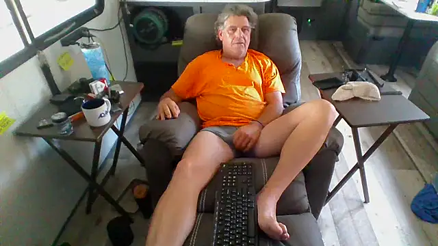 lateniter online show from April 2026 01:41:02 PM