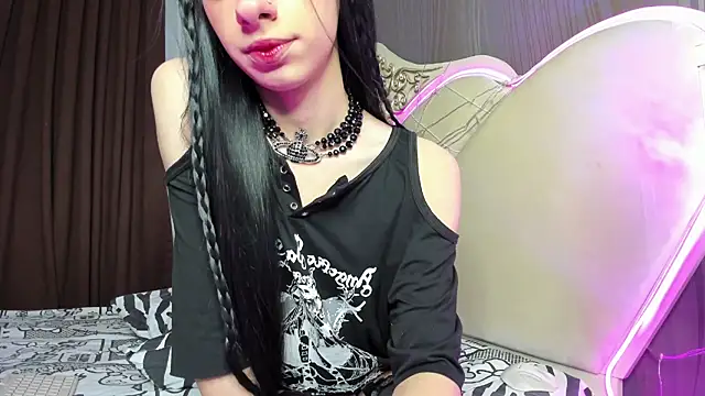 Snapshot of VivianMiller_ chatting on February 2025 03:21:02 AM VivianMiller online show from February 2025 03:21:02 AM