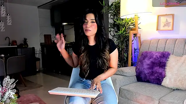 Issa cooper online show from February 2026 01:26:01 AM