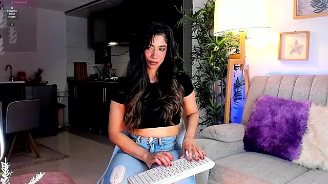 Issa cooper online show from February 2026 01:53:01 AM