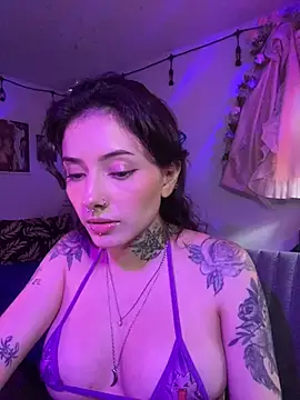 LiliJones  online show from April 2026 07:33:02 PM