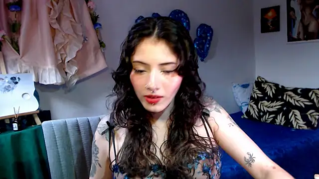 LiliJones  online show from May 2026 10:04:02 PM