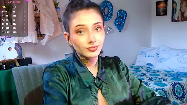 LiliJones  online show from May 2026 10:26:02 PM