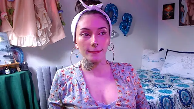 LiliJones  online show from May 2026 08:25:01 PM