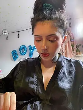 Snapshot of LiliJones_ chatting on June 2026 02:34:02 PM LiliJones online show from June 2026 02:34:02 PM