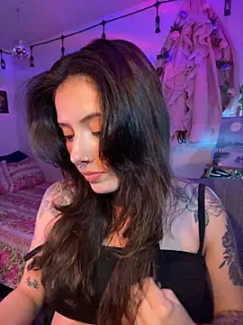 Snapshot of LiliJones_ chatting on June 2026 12:20:02 AM LiliJones online show from June 2026 12:20:02 AM