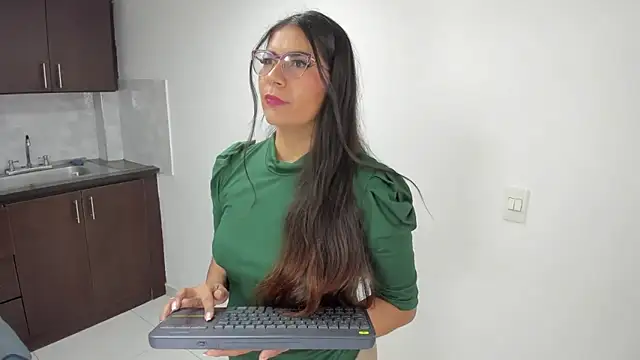 Luna Dumont online show from May 2026 11:05:02 AM