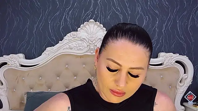Lauren Saint online show from April 2026 02:08:02 PM