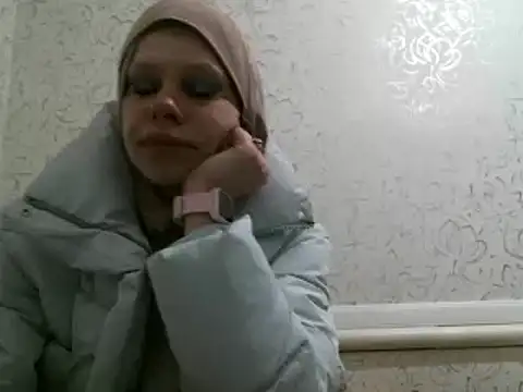 Snapshot of Julie_Silver chatting on February 2025 06:43:02 PM Julie Silver online show from February 2025 06:43:02 PM