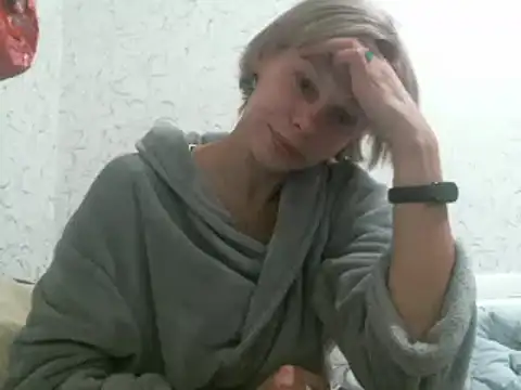Snapshot of Julie_Silver chatting on October 2025 07:56:01 PM Julie Silver online show from October 2025 07:56:01 PM