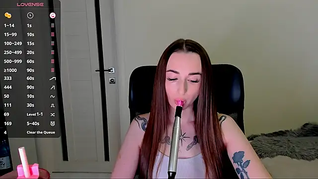 Kimmberr online show from November 2025 05:54:01 AM