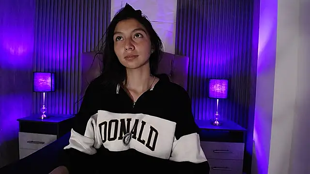 Snapshot of kendall_saenz chatting on January 2025 07:26:02 PM kendall saenz online show from January 2025 07:26:02 PM