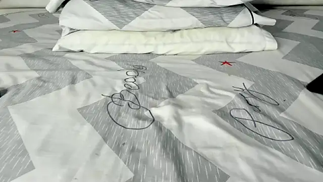 Snapshot of maybelline69 chatting on October 2025 08:09:02 PM maybelline69 online show from October 2025 08:09:02 PM