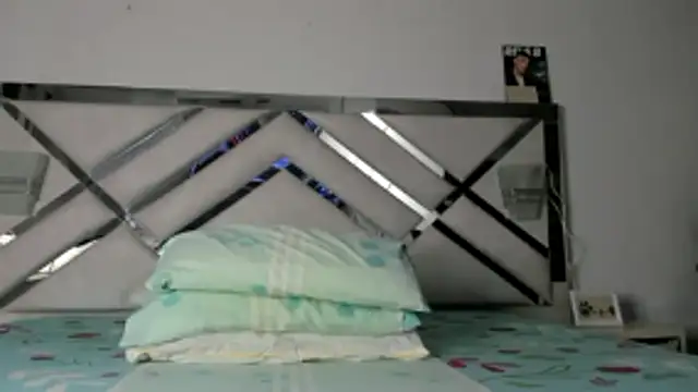 Snapshot of maybelline69 chatting on November 2025 09:25:02 PM maybelline69 online show from November 2025 09:25:02 PM