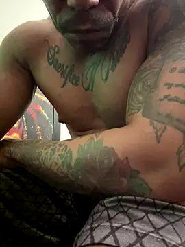 Snapshot of MidnightFlexxx chatting on October 2025 05:19:01 AM MidnightFlexxx online show from October 2025 05:19:01 AM