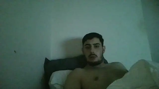 Snapshot of Vale_187 chatting on March 2026 04:25:01 AM Vale 187 online show from March 2026 04:25:01 AM