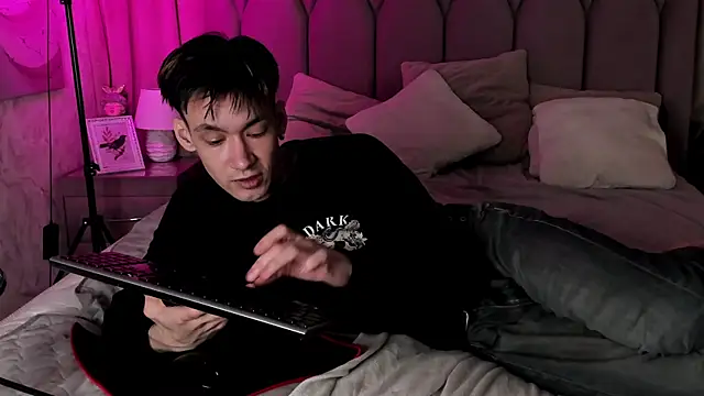 Snapshot of CalvinOwens chatting on February 2025 07:07:02 AM CalvinOwens online show from February 2025 07:07:02 AM