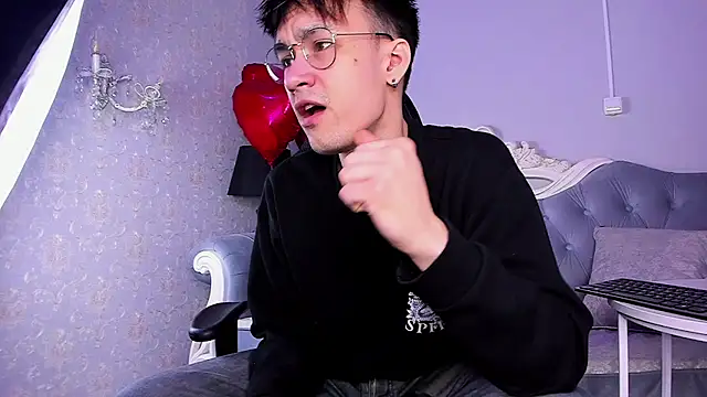 Snapshot of CalvinOwens chatting on February 2025 03:43:01 AM CalvinOwens online show from February 2025 03:43:01 AM