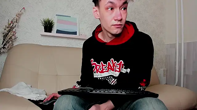 Snapshot of CalvinOwens chatting on February 2025 05:09:01 AM CalvinOwens online show from February 2025 05:09:01 AM