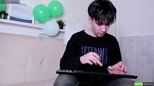 Snapshot of CalvinOwens chatting on March 2025 12:46:02 PM CalvinOwens online show from March 2025 12:46:02 PM