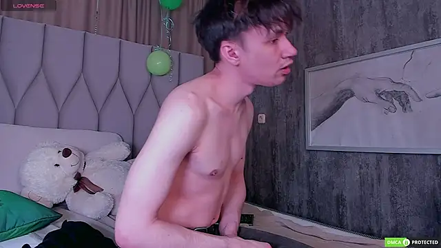 Snapshot of CalvinOwens chatting on March 2025 12:47:02 PM CalvinOwens online show from March 2025 12:47:02 PM