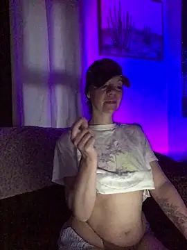 Snapshot of SidneyRaee chatting on September 2025 12:32:01 PM SidneyRaee online show from September 2025 12:32:01 PM