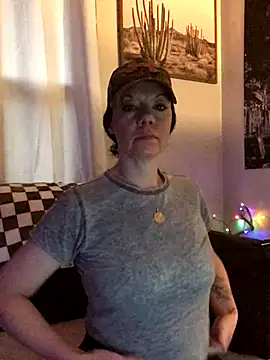 Snapshot of SidneyRaee chatting on November 2025 04:44:01 PM SidneyRaee online show from November 2025 04:44:01 PM