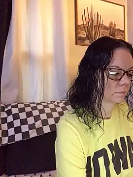 Snapshot of SidneyRaee chatting on November 2025 03:01:02 PM SidneyRaee online show from November 2025 03:01:02 PM