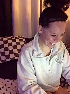 Snapshot of SidneyRaee chatting on November 2025 01:23:01 PM SidneyRaee online show from November 2025 01:23:01 PM