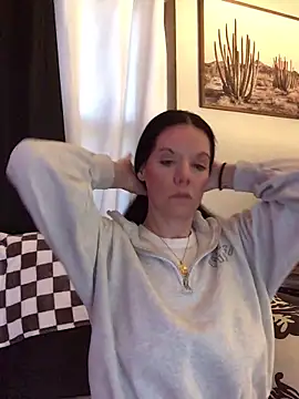 Snapshot of SidneyRaee chatting on December 2025 04:25:02 PM SidneyRaee online show from December 2025 04:25:02 PM