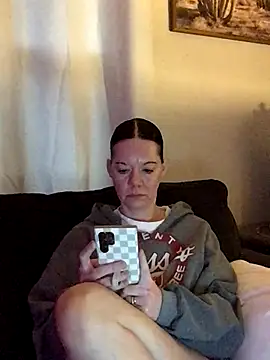 Snapshot of SidneyRaee chatting on January 2026 03:27:02 PM SidneyRaee online show from January 2026 03:27:02 PM