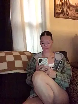 Snapshot of SidneyRaee chatting on February 2026 04:00:02 PM SidneyRaee online show from February 2026 04:00:02 PM