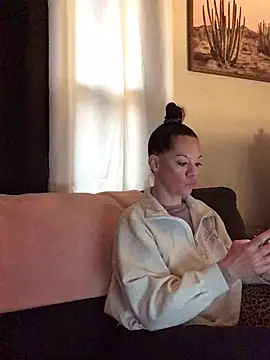 Snapshot of SidneyRaee chatting on February 2026 05:24:01 PM SidneyRaee online show from February 2026 05:24:01 PM