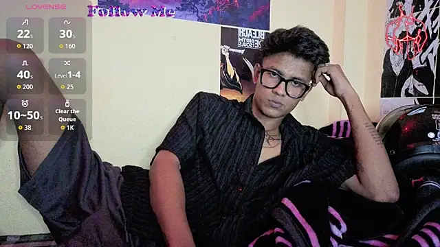 just fucks online show from June 2026 07:05:01 PM