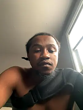 Snapshot of MandingoSlinging chatting on October 2025 08:30:01 PM MandingoSlinging online show from October 2025 08:30:01 PM